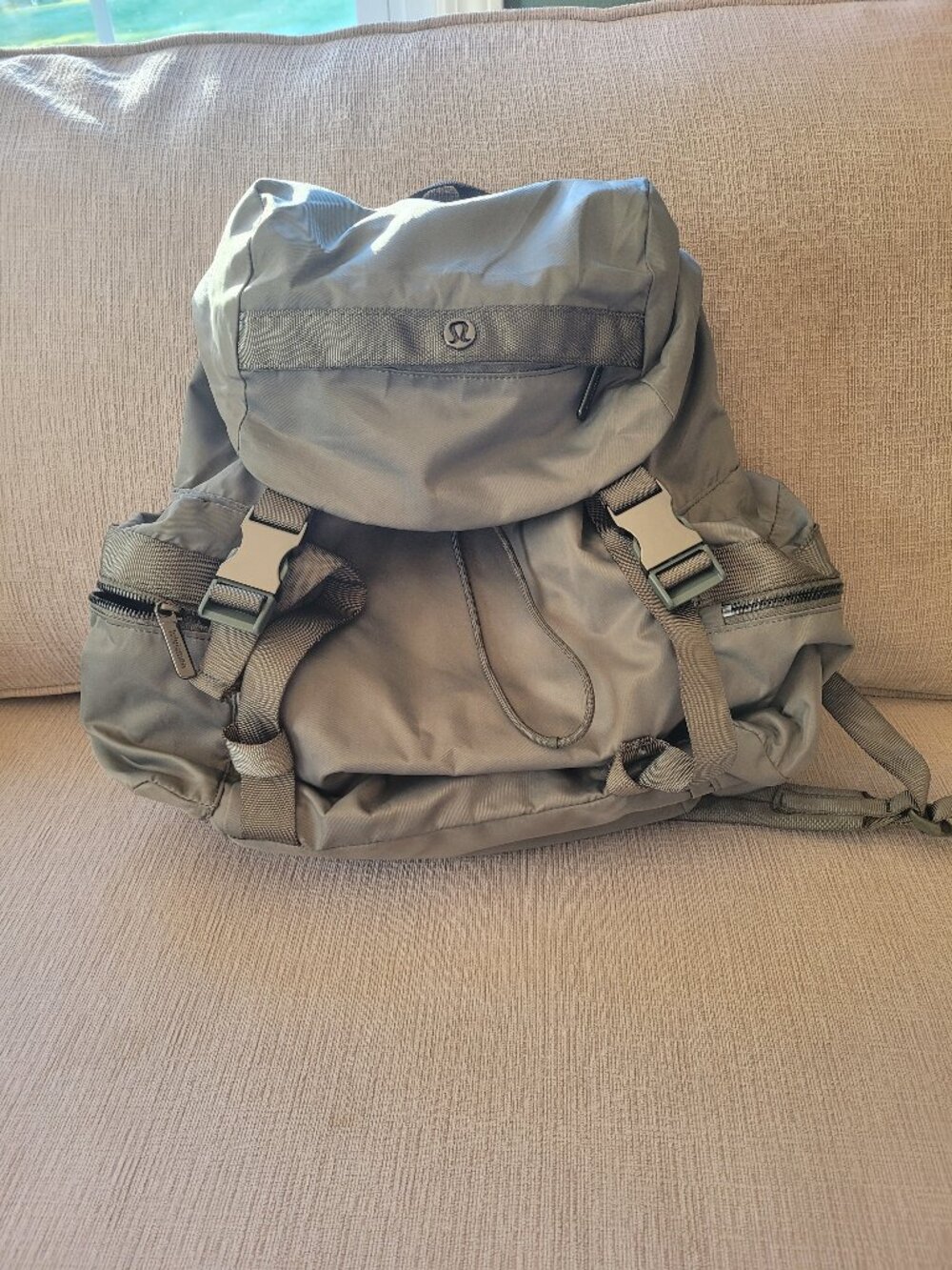 Lululemon Wunderlust Backpack Small 14L Olive Green, Great Condition